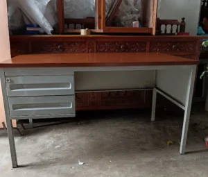 Vendita di mobili vintage a Lucca