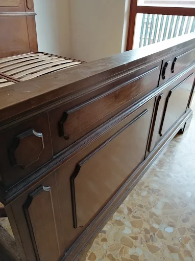 Vendita di mobili vintage a Lucca